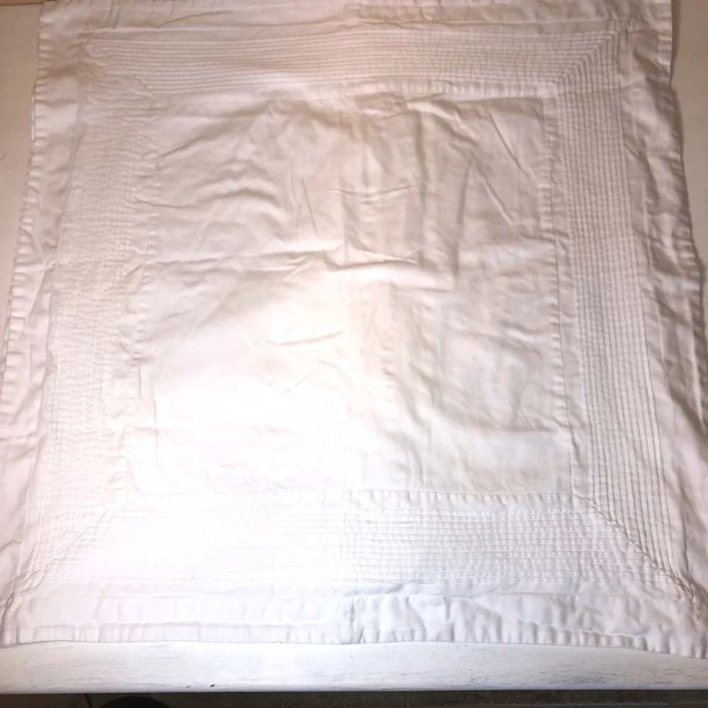 N/A white pleated
